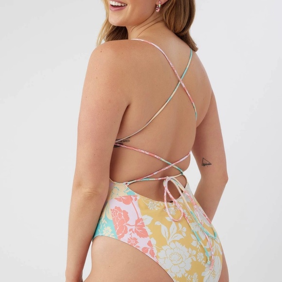 O Neill swimsuit new with tag XL - Picture 3 of 3